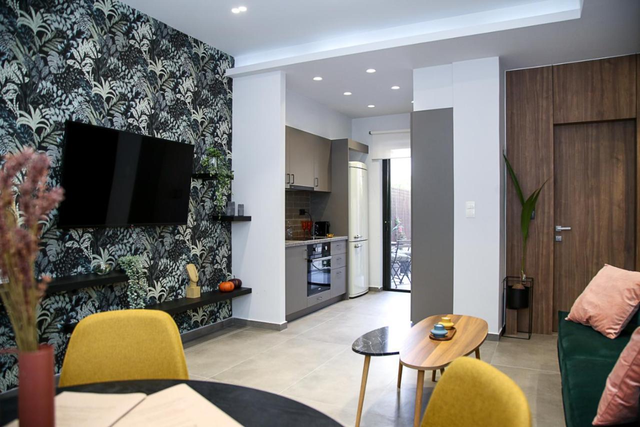 Caravin Wanderhome, 5 Min From Metro Nea Ionia Athena Bagian luar foto