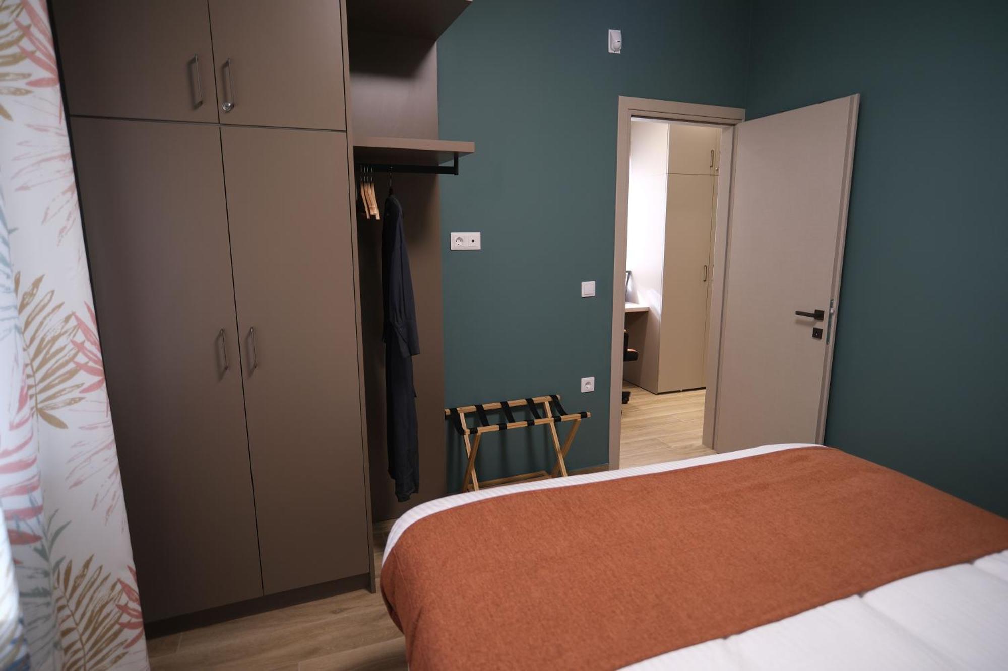 Caravin Wanderhome, 5 Min From Metro Nea Ionia Athena Bagian luar foto
