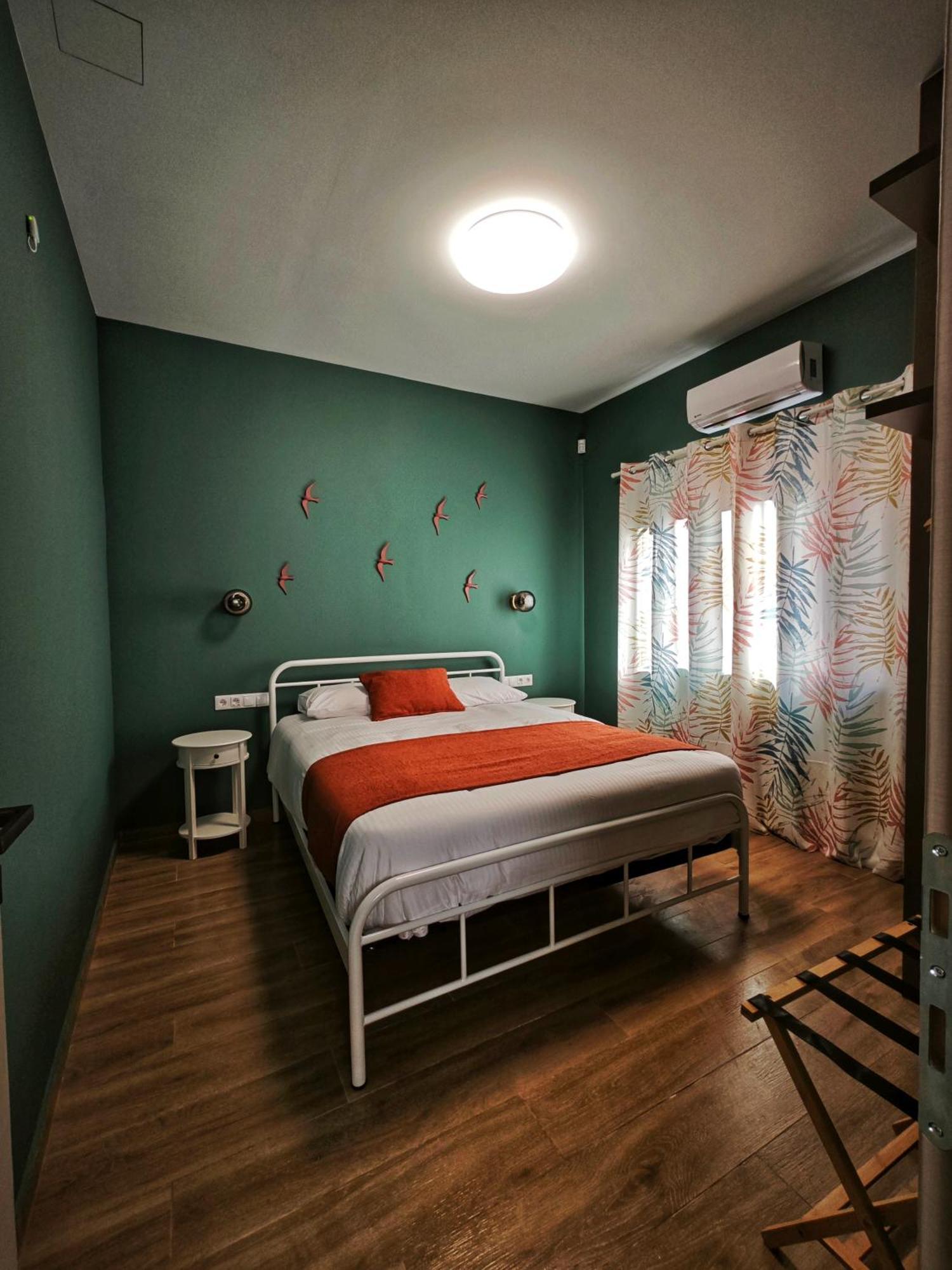 Caravin Wanderhome, 5 Min From Metro Nea Ionia Athena Bagian luar foto